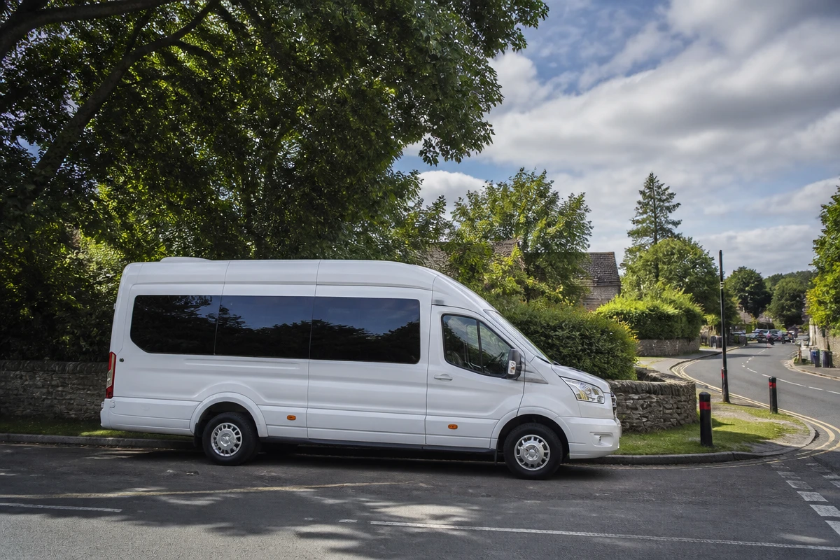 19 Seater Minibus Hire